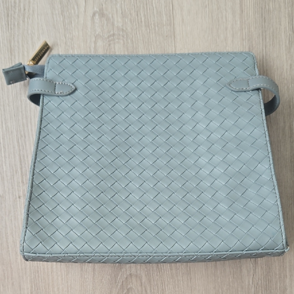 Moroccanoil Slate Woven Clutch - Picture 8 of 9